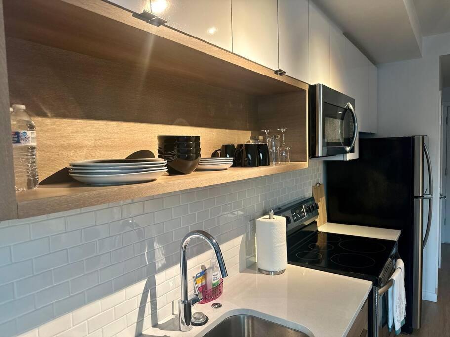 Modern Apartment Downtown Tacoma Near The Convention Center, Free Netflix , King Size Bed & Futon Sofa Bed , Ac, Great Amenities Rooftop, Self-Check-In Экстерьер фото