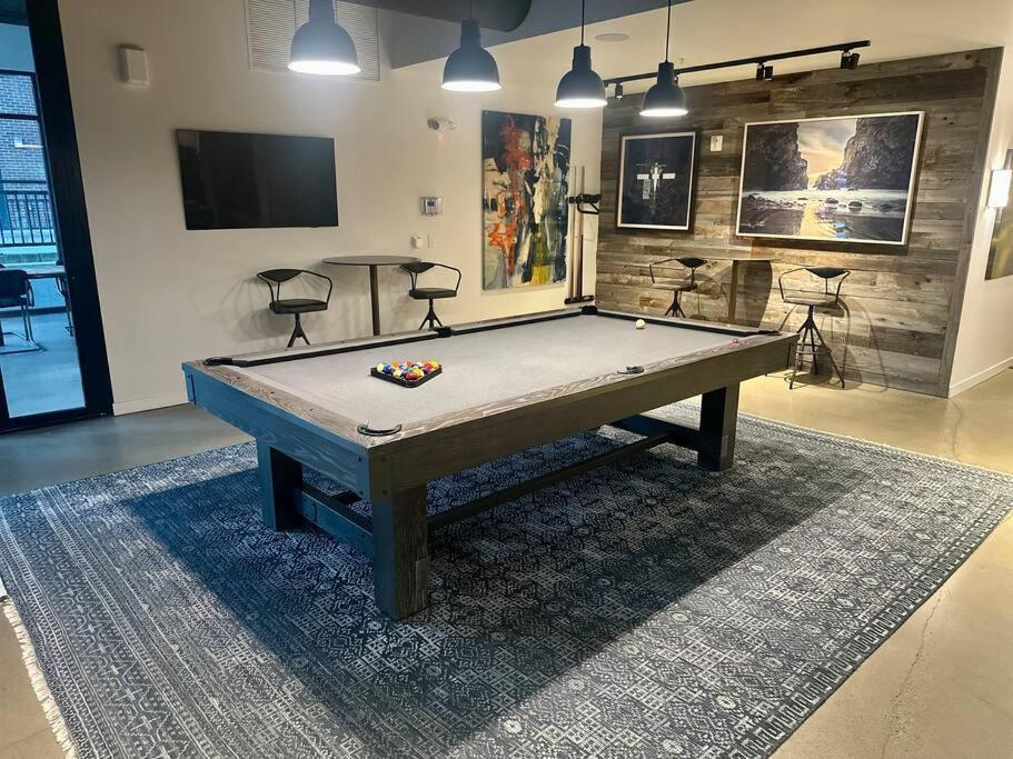 Modern Apartment Downtown Tacoma Near The Convention Center, Free Netflix , King Size Bed & Futon Sofa Bed , Ac, Great Amenities Rooftop, Self-Check-In Экстерьер фото