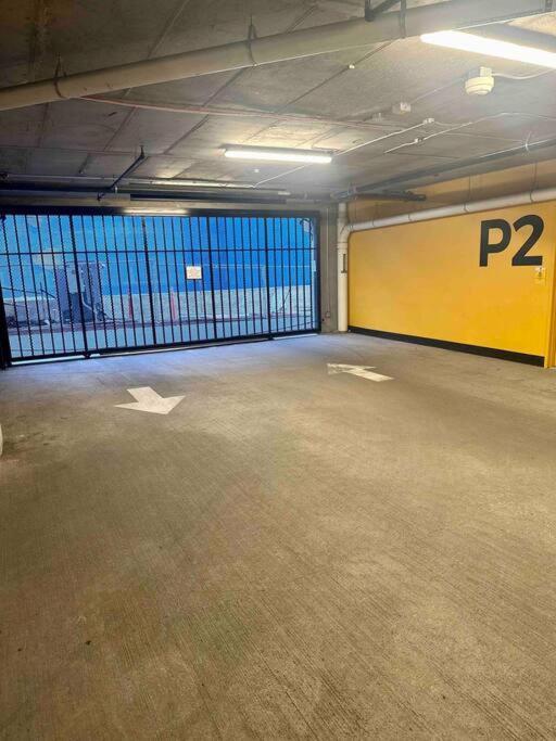 Modern Apartment Downtown Tacoma Near The Convention Center, Free Netflix , King Size Bed & Futon Sofa Bed , Ac, Great Amenities Rooftop, Self-Check-In Экстерьер фото